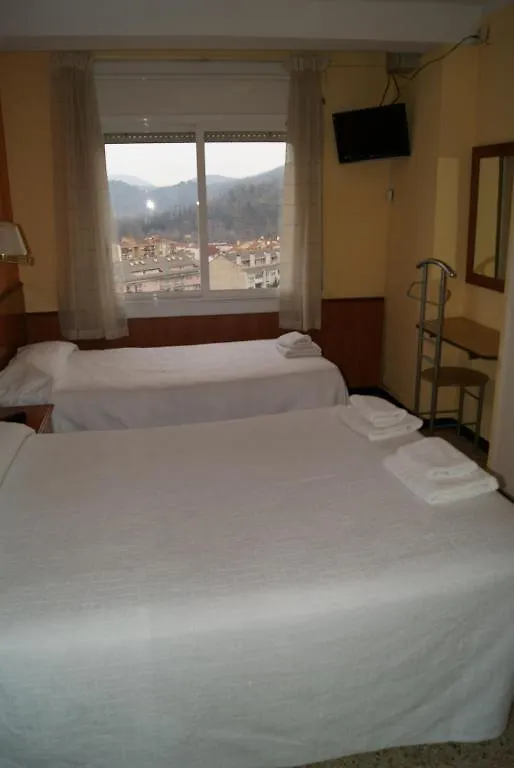 Pensión Hostal Sant Bernat Olot