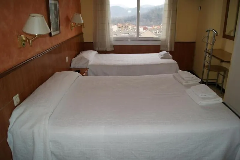 Hostal Sant Bernat Olot España